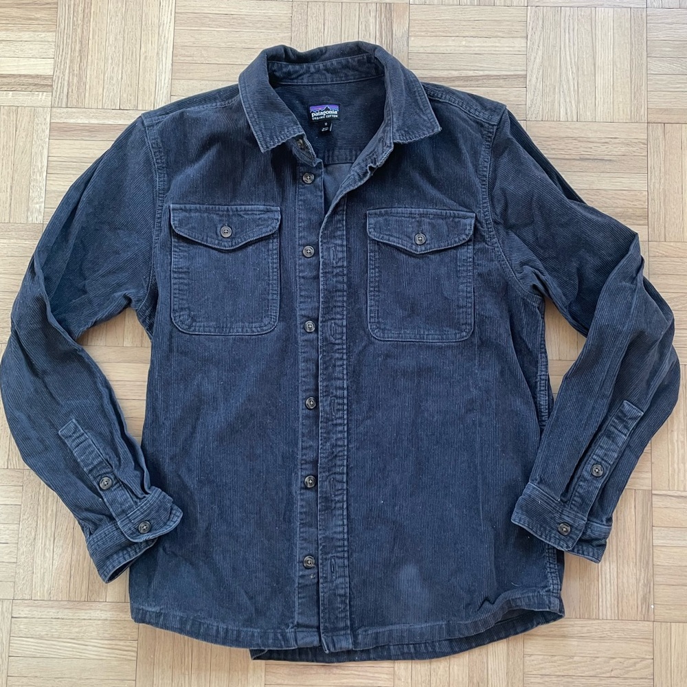 Patagonia Men's Corduroy Button-Up Shirt, size Medium